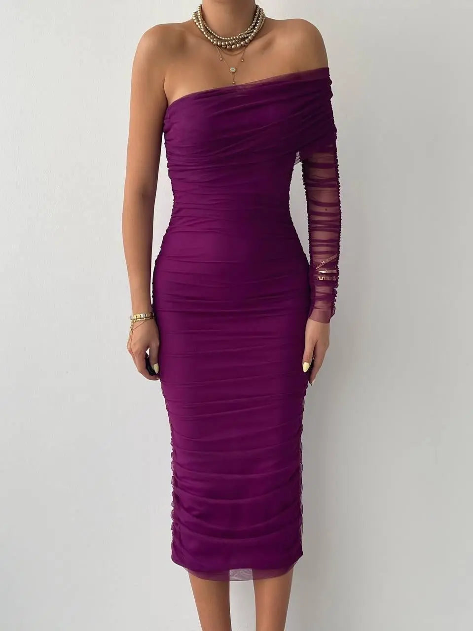 Lila One-Shoulder-Drapé-Midikleid – Geformte Eleganz für jede Saison Etika