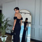 Schwarzes Off-Shoulder-Maxikleid – Elegante Silhouette mit Perlenverzierungen