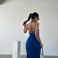 Blaues Rückenfreies Neckholder-Maxikleid – Elegante Raffungen und Bindedetails