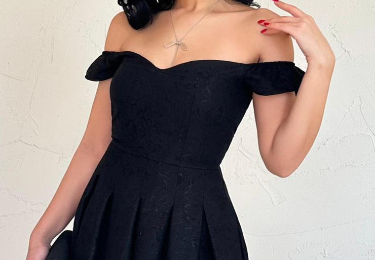 Schwarzes Off-Shoulder-Jacquard-Midikleid – Sommerliche Eleganz im klassischen Stil